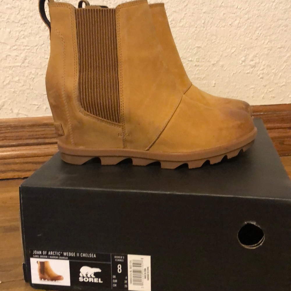 Sorel Chelsea Boots Size 8- Camel Brown